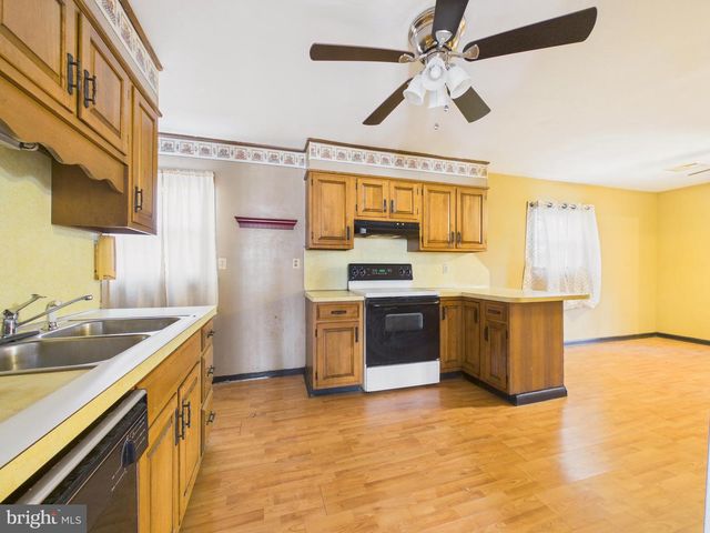 205 WEST AVE, Harrisburg, PA 17109