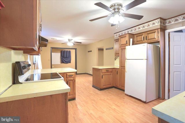 205 WEST AVE, Harrisburg, PA 17109
