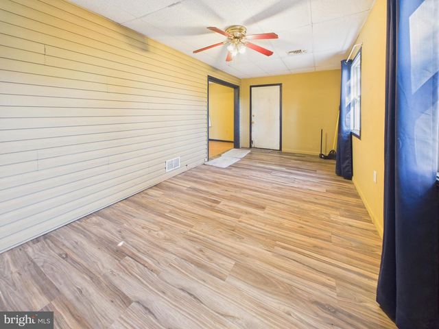 205 WEST AVE, Harrisburg, PA 17109