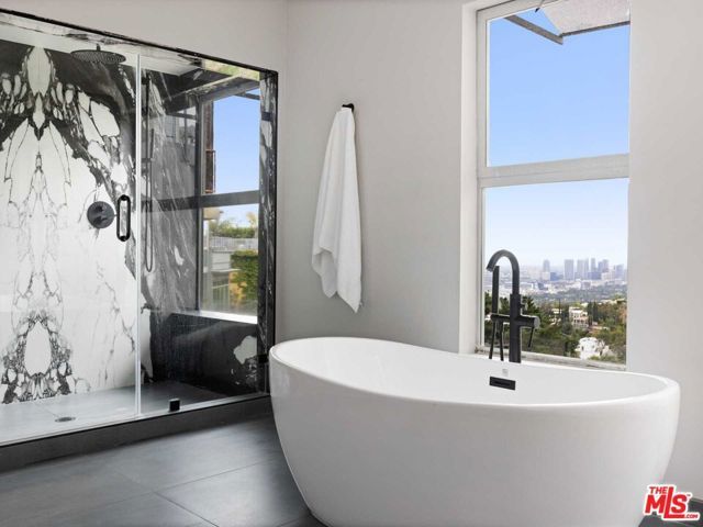 1885 Sunset Plaza Drive, West Hollywood, CA 90069