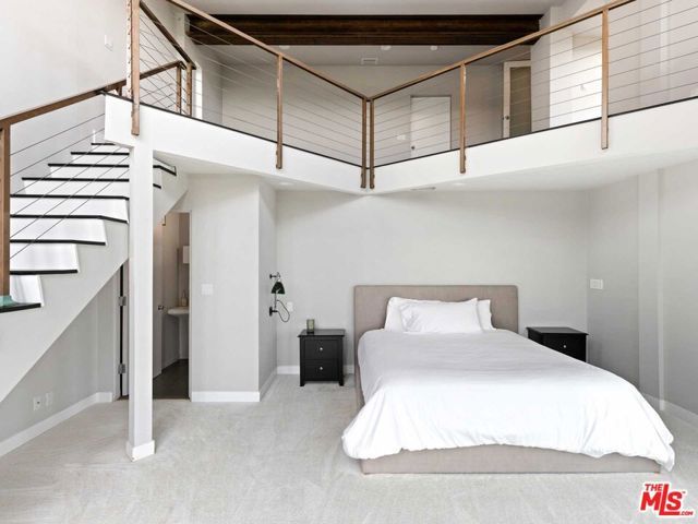 1885 Sunset Plaza Drive, West Hollywood, CA 90069