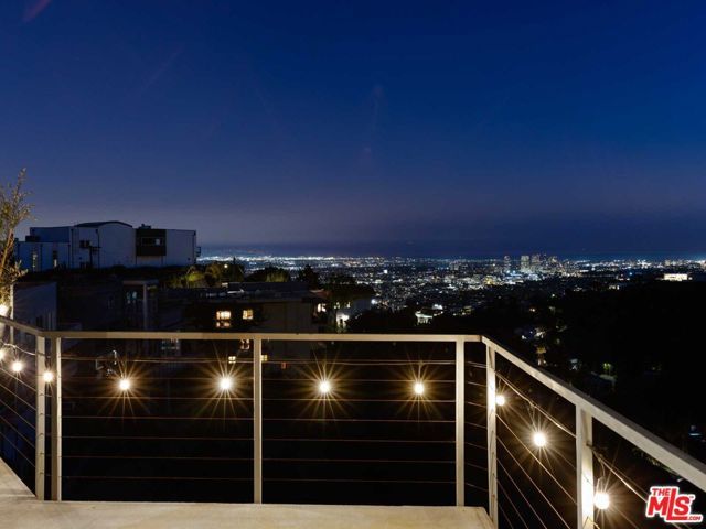 1885 Sunset Plaza Drive, West Hollywood, CA 90069