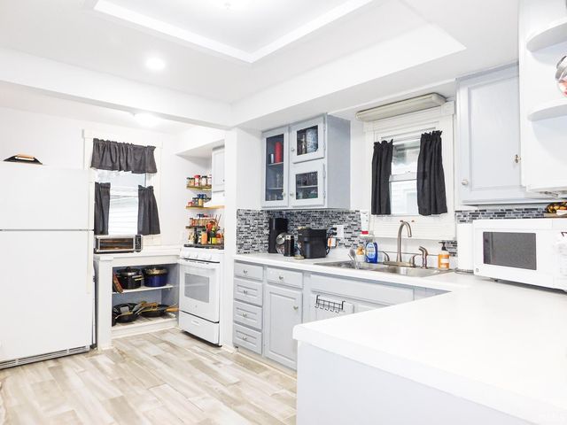 814 Kensington Boulevard, Fort Wayne, IN 46805