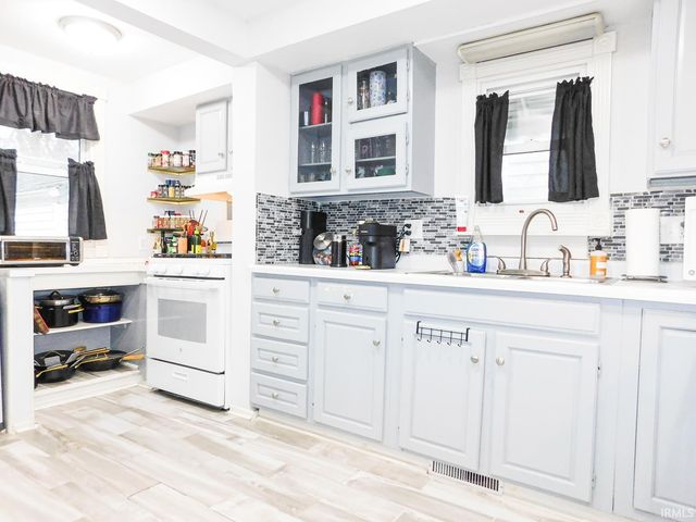 814 Kensington Boulevard, Fort Wayne, IN 46805