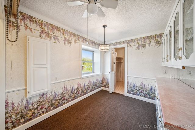 204 E Saddlerock Road, Sand Springs, OK 74063