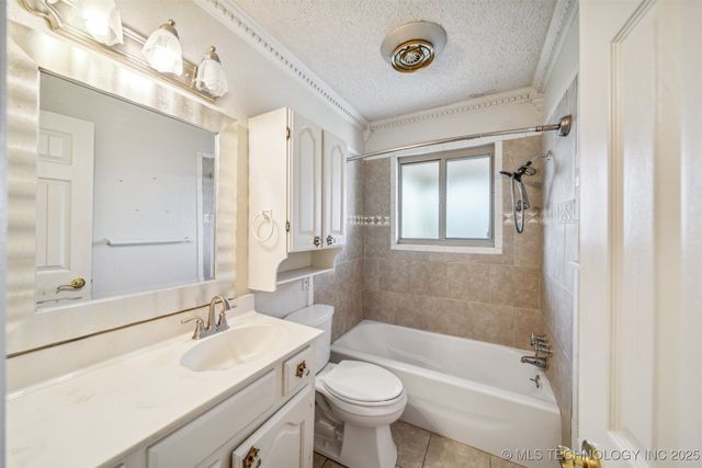 204 E Saddlerock Road, Sand Springs, OK 74063