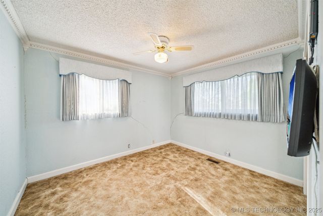 204 E Saddlerock Road, Sand Springs, OK 74063