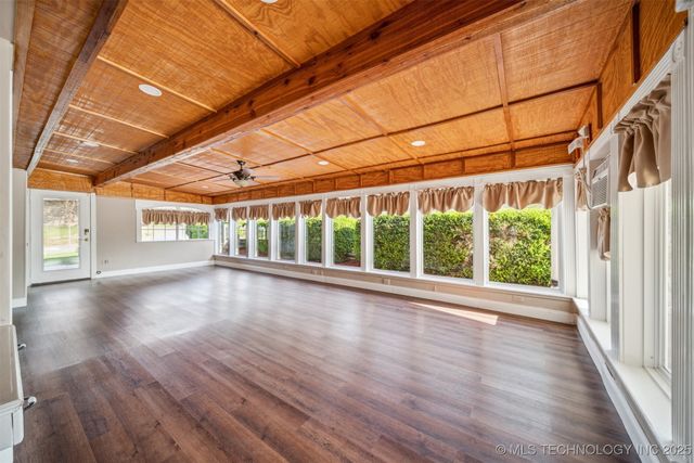 204 E Saddlerock Road, Sand Springs, OK 74063