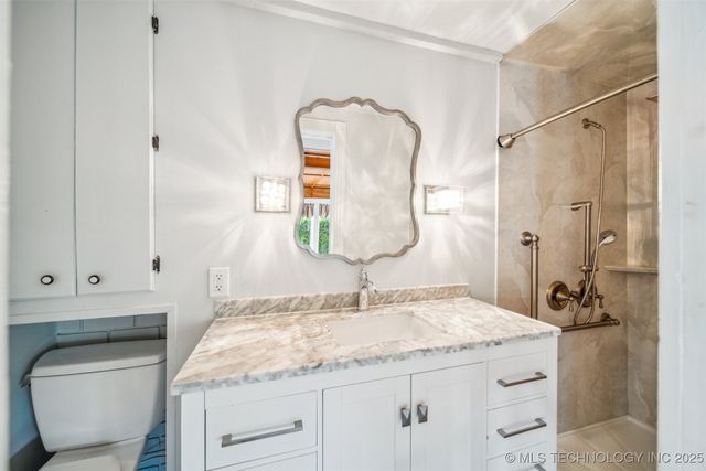 204 E Saddlerock Road, Sand Springs, OK 74063