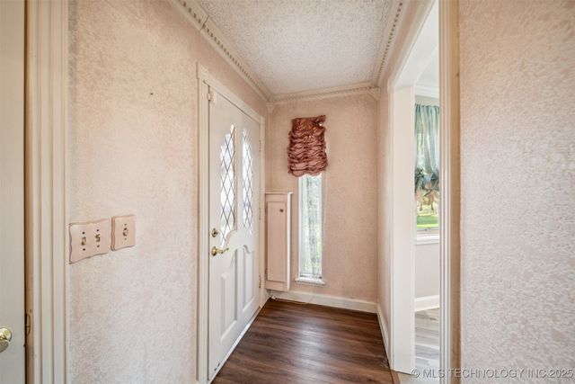 204 E Saddlerock Road, Sand Springs, OK 74063