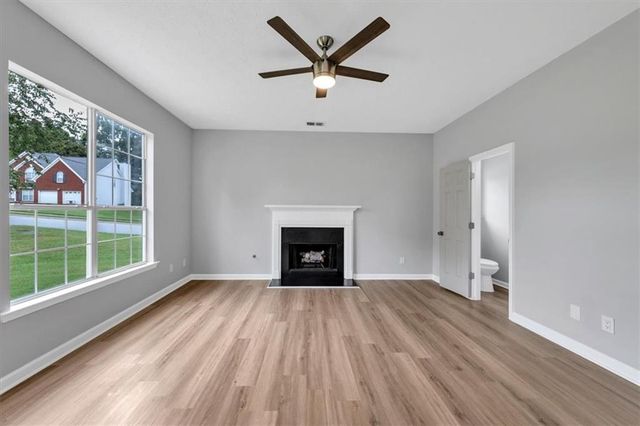 110 Carriage Lake Drive, Stockbridge, GA 30281