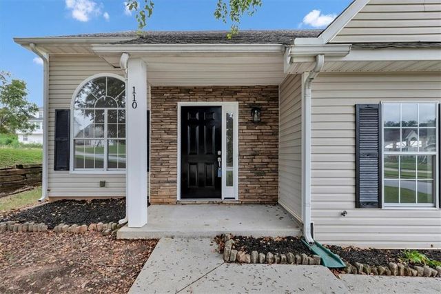 110 Carriage Lake Drive, Stockbridge, GA 30281