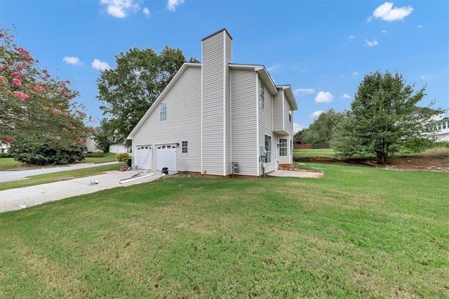 110 Carriage Lake Drive, Stockbridge, GA 30281