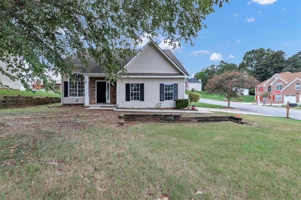 110 Carriage Lake Drive, Stockbridge, GA 30281