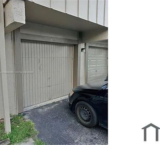 2219 NW 56th Ave 2-B, Lauderhill, FL 33313
