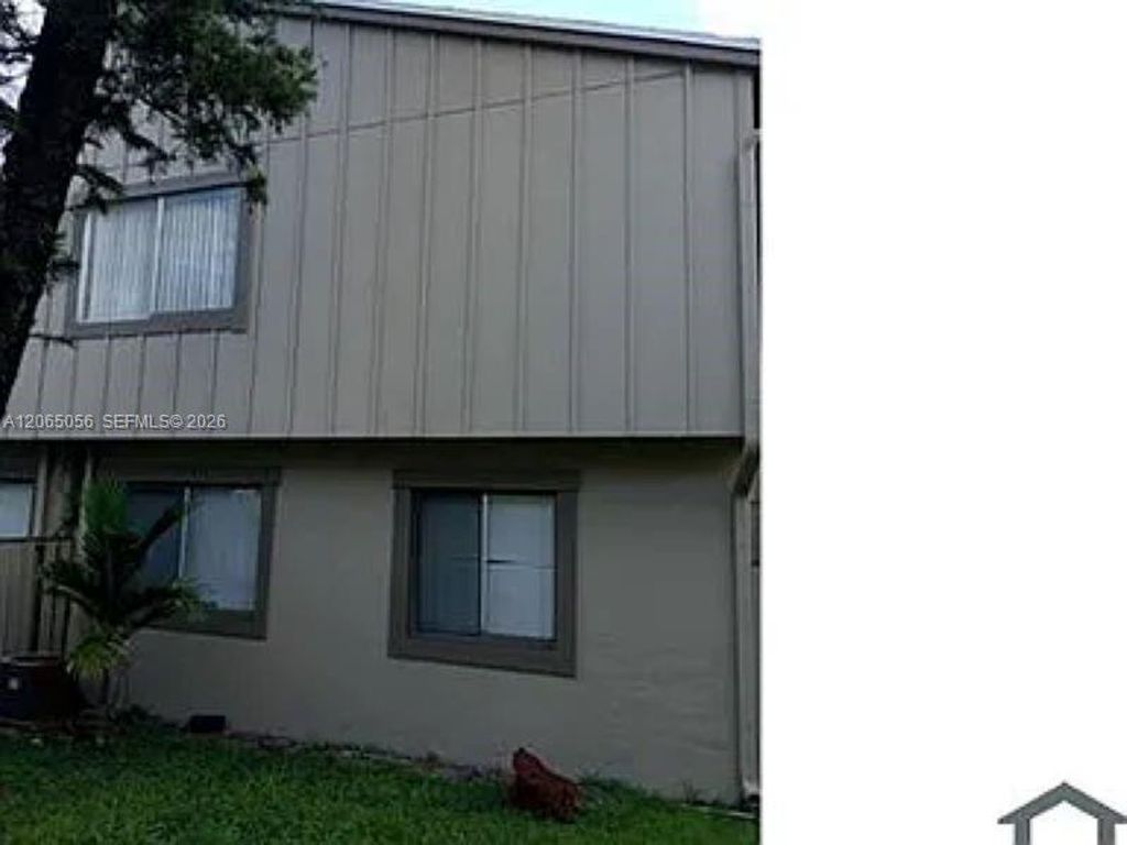 2219 NW 56th Ave 2-B, Lauderhill, FL 33313
