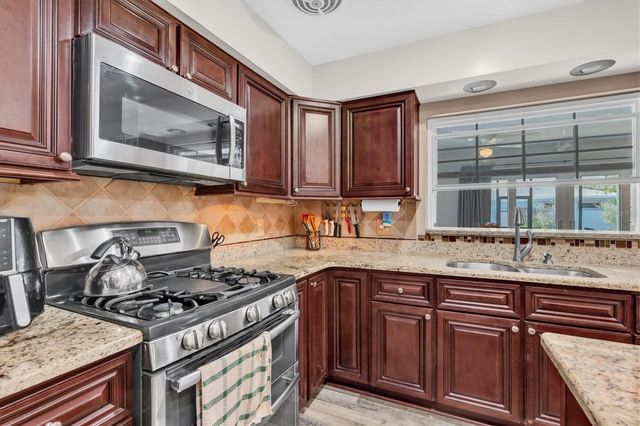 29 SOUTHWIND DRIVE, Largo, FL 33770