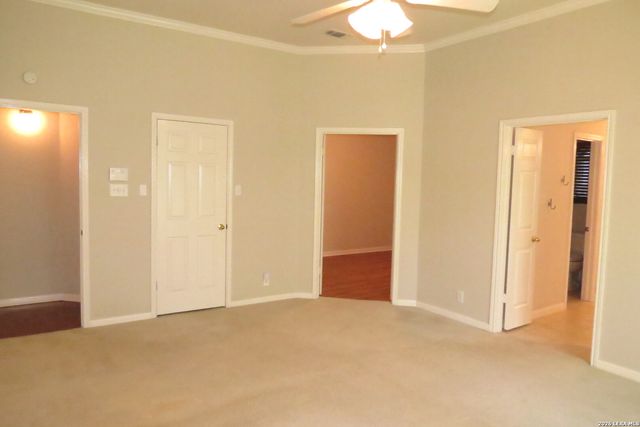 14 GROGANS MILL DR, San Antonio, TX 78248