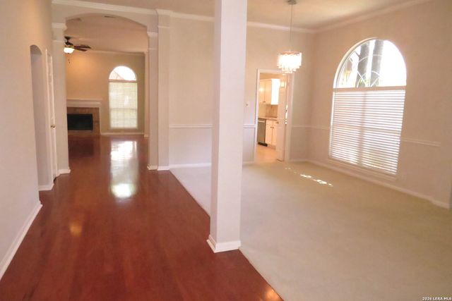 14 GROGANS MILL DR, San Antonio, TX 78248