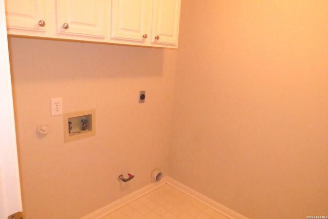 14 GROGANS MILL DR, San Antonio, TX 78248