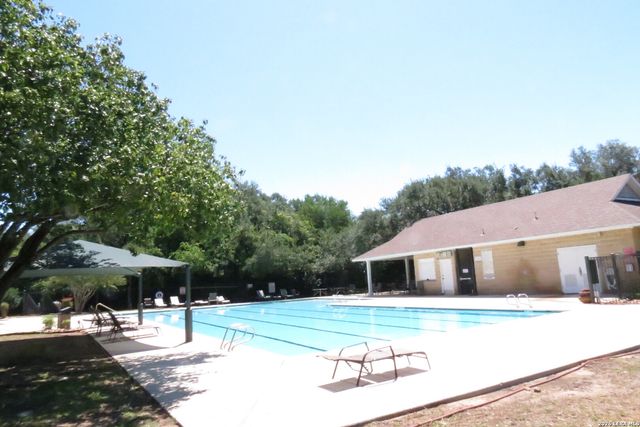 14 GROGANS MILL DR, San Antonio, TX 78248
