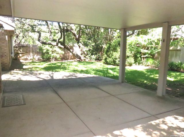 14 GROGANS MILL DR, San Antonio, TX 78248