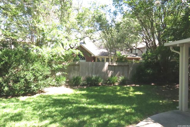 14 GROGANS MILL DR, San Antonio, TX 78248