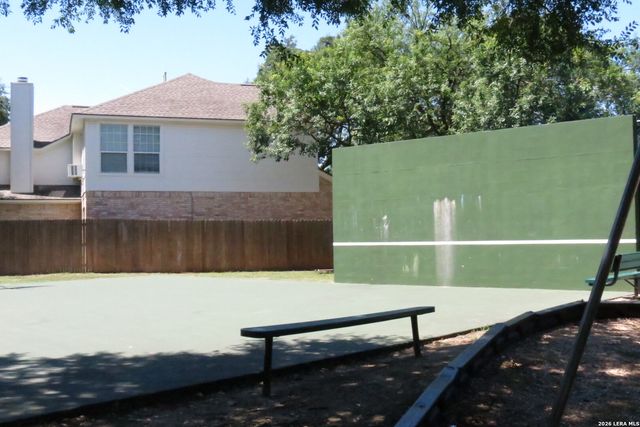 14 GROGANS MILL DR, San Antonio, TX 78248