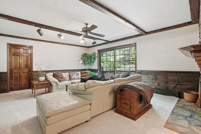 39 School Street, Hopkinton, MA 01748