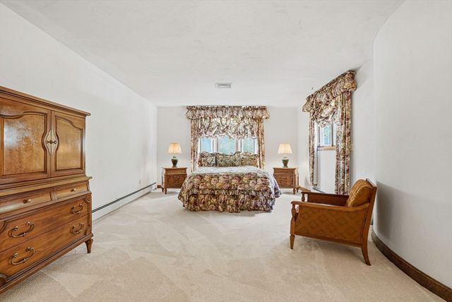 39 School Street, Hopkinton, MA 01748