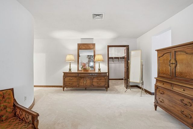 39 School Street, Hopkinton, MA 01748