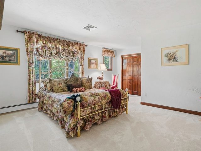 39 School Street, Hopkinton, MA 01748