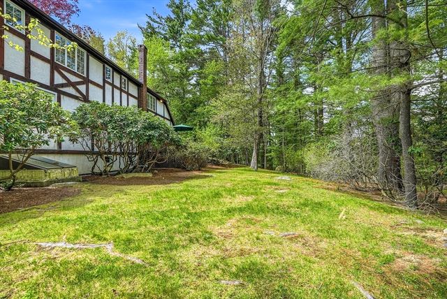 39 School Street, Hopkinton, MA 01748