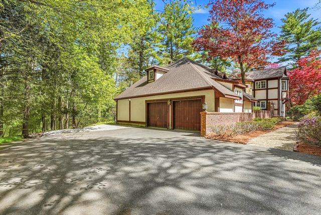 39 School Street, Hopkinton, MA 01748