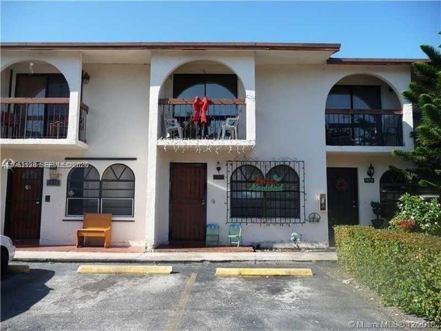 1082 W 79th St 25, Hialeah, FL 33014