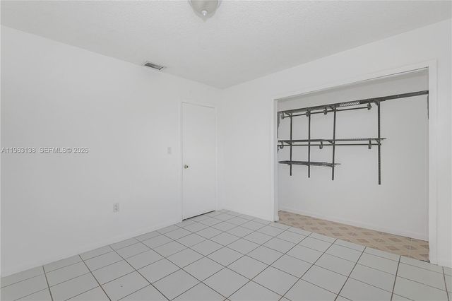 1082 W 79th St 25, Hialeah, FL 33014