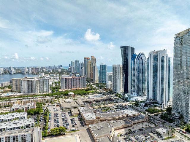 1082 W 79th St 25, Hialeah, FL 33014