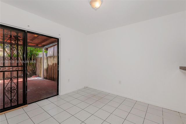 1082 W 79th St 25, Hialeah, FL 33014