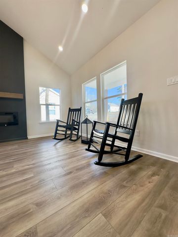 121 S First Street, Benton, AR 72015