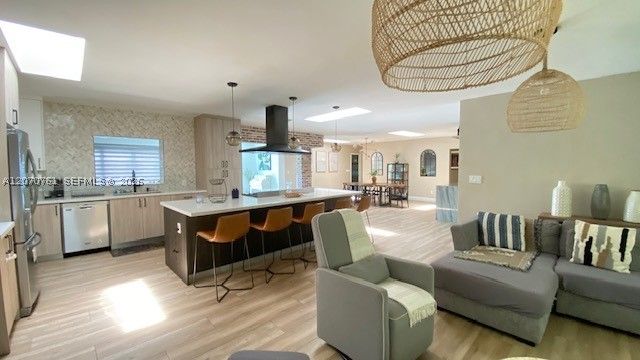 6020 SW 17th Ct, Plantation, FL 33317