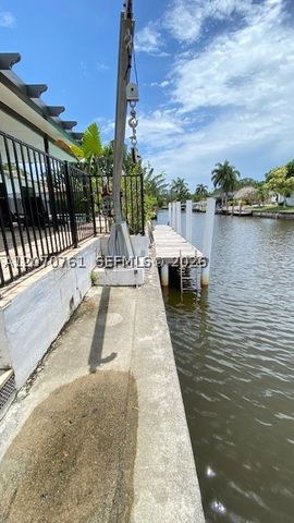6020 SW 17th Ct, Plantation, FL 33317