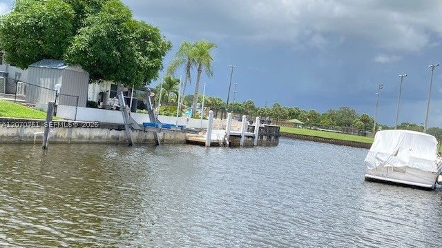 6020 SW 17th Ct, Plantation, FL 33317