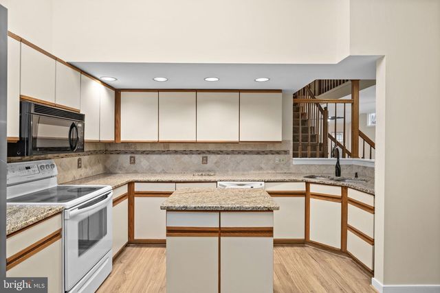 11550 SAVANNAH DR, Fredericksburg, VA 22407