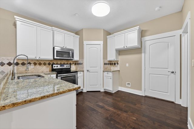 308 Lily Lane, Lewisville, TX 75057