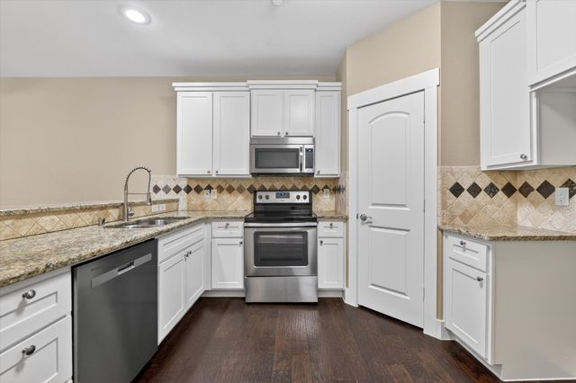 308 Lily Lane, Lewisville, TX 75057