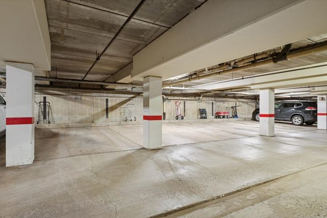 8025 Woodglen Lane 303, Downers Grove, IL 60516