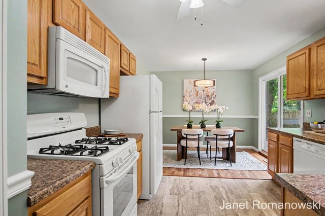 11141 Woodbushe Drive SE, Lowell, MI 49331