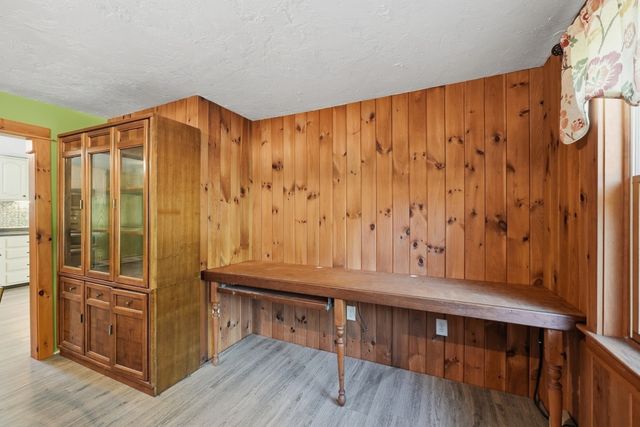 221 Pierce Rd, West Brookfield, MA 01585