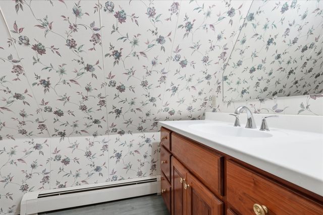 221 Pierce Rd, West Brookfield, MA 01585