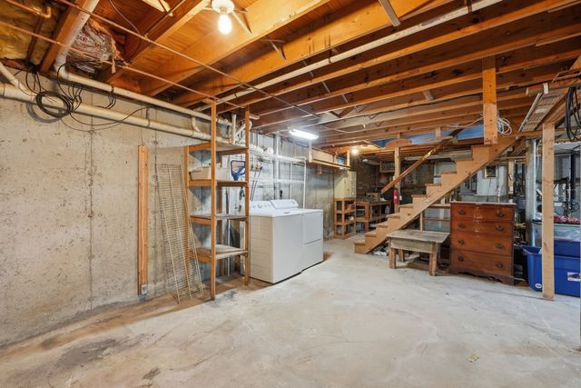 221 Pierce Rd, West Brookfield, MA 01585